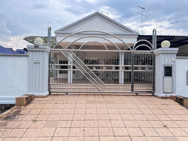 Single storey Semi d/taman delima 1