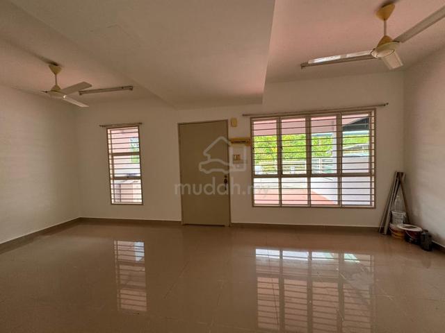 Kajang Taman Saga Emas Freehold Open Facing 25x75 Double Storey House 1