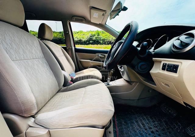 -2015-Nissan GRAND LIVINA 1.8 (A)Keyless Start - 4