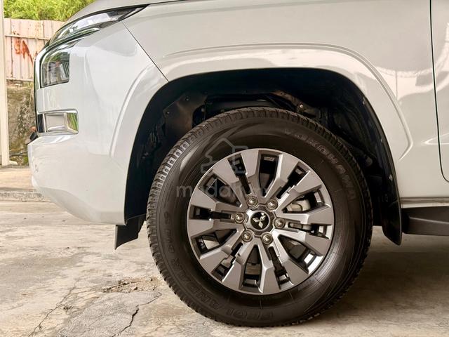 2024 Mitsubishi TRITON 2.4 PREMIUM MY24 LC (A) NEW - 3