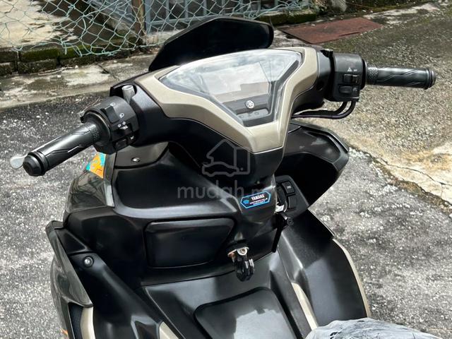 2022 YAMAHA NVX STD NVX V2 NVX 155 LIKE NEW  - photo 13 of 20