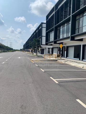 Bandar Cemerlang – 1st Floor of a 3-storey shop available for rent. 1