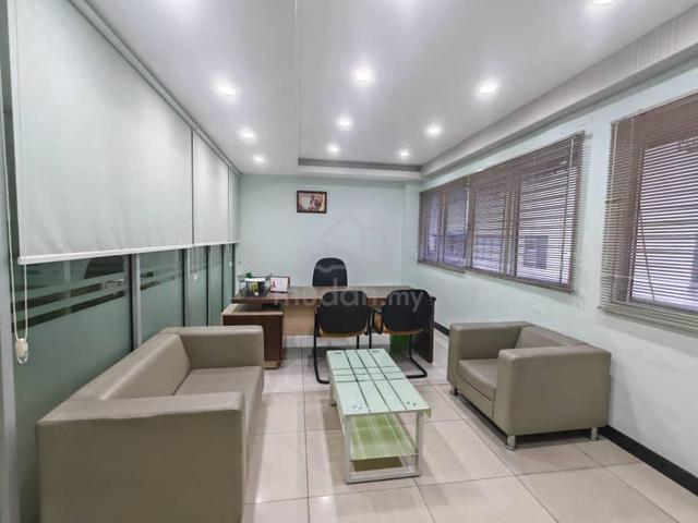 1st Floor NICE OFFICE Renovated Bandar Bukit Tinggi Klang for sale 1