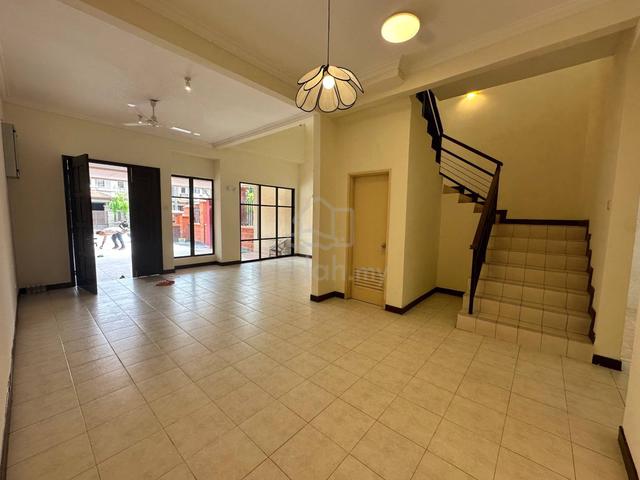 FREEHOLD NICE Double Storey House Bukit Jelutong Shah Alam 1