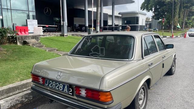 1983 Mercedes Benz 200 2.0 W123 (M) - 2