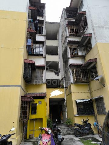 Middle Room for Rent at Bandar Sri Damansara 1