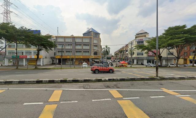 CORNER 3 storey shop, Reko Sentral : Kajang : Near Econsave : Freehold 1