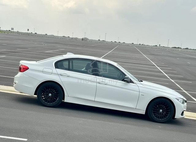 [2016] BMW 318i 1.5 Turbo Charged (AT) Luxury Spec - 3