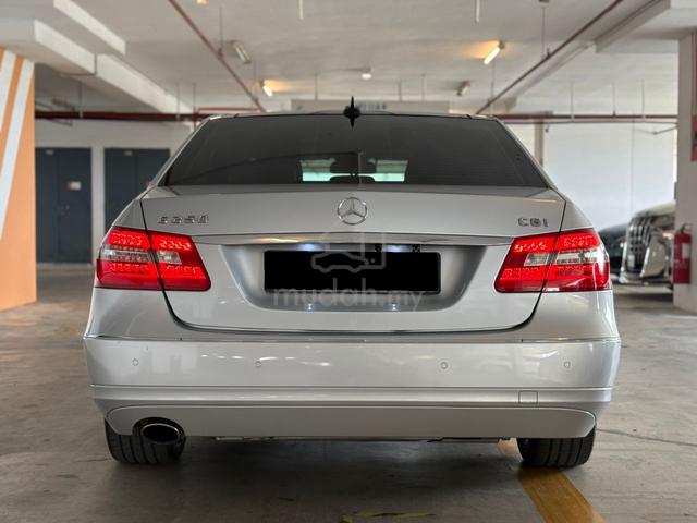2011 Mercedes Benz E250 CGI BlueEFCY/ WARRANTY - 4