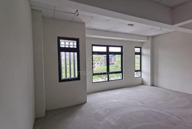 Bandar teknologi 2nd floor shop for rent ,kajang 1