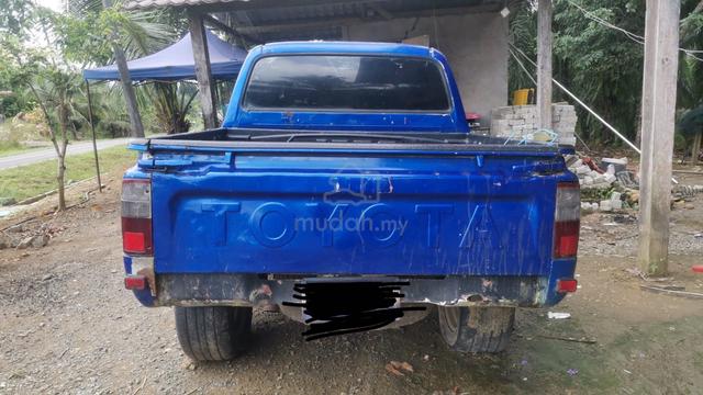 2004 Toyota HILUX 2.5 SR TURBO (A) - 4