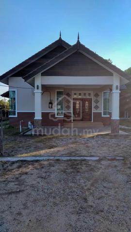 Rumah seberang takir 1