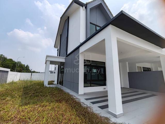 Nasa City/ JB/ Town/ Corner lot/ Double storey/ partial furnished/ 1