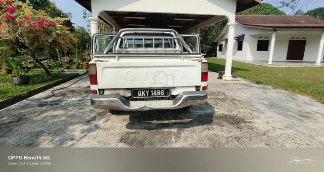 2004 Toyota HILUX 2.8 MY00 LN166R (M) - 2