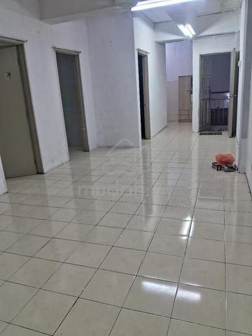 Dataran Otomobil Apartment 1