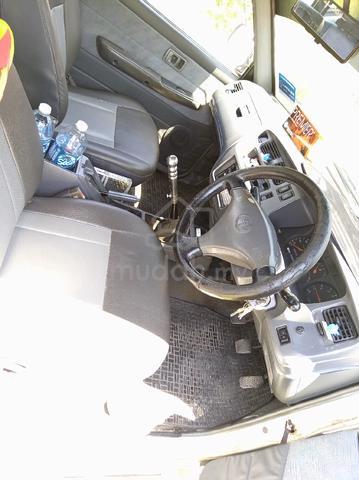 2002 Toyota UNSER 1.8 GLI FACELIFT (M) - 3