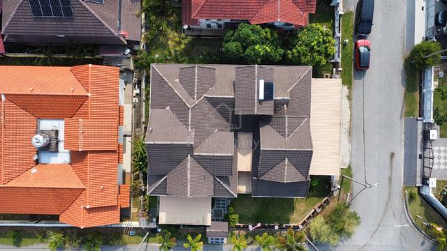 Corner Bungalow house 8 Room Anjung Ixora Bandar Baru Salak Tinggi 1