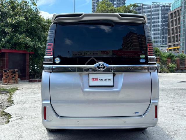Toyota VOXY 2.0 X 8 Seater Leather seat 2.0x - 4