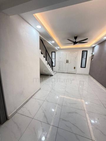 Johor jaya low cost /teratai 1
