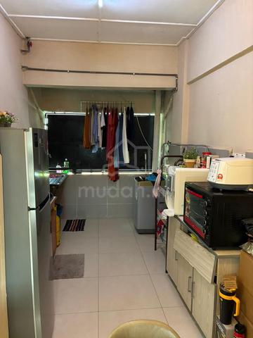 Flat Taman Molek 1