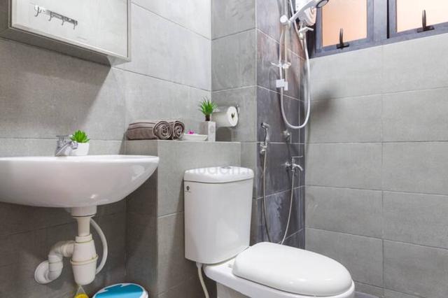 Sharing Room No deposit  3