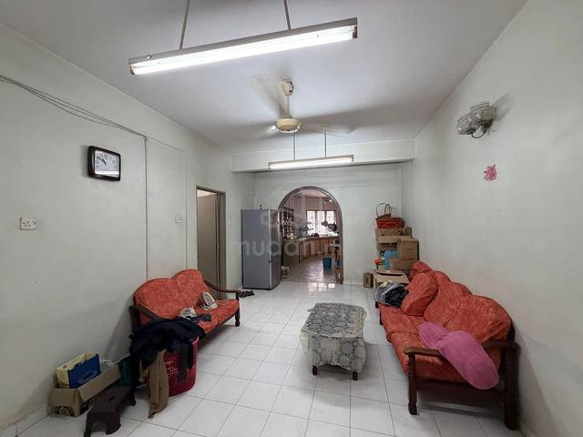 Location Kau Kau Fully Renovate Kitchen Extend Big 2000 Kota Laksamana 1