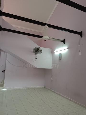 SEWA Teres 1 1/4 Taman PSJ Sungai karang 2