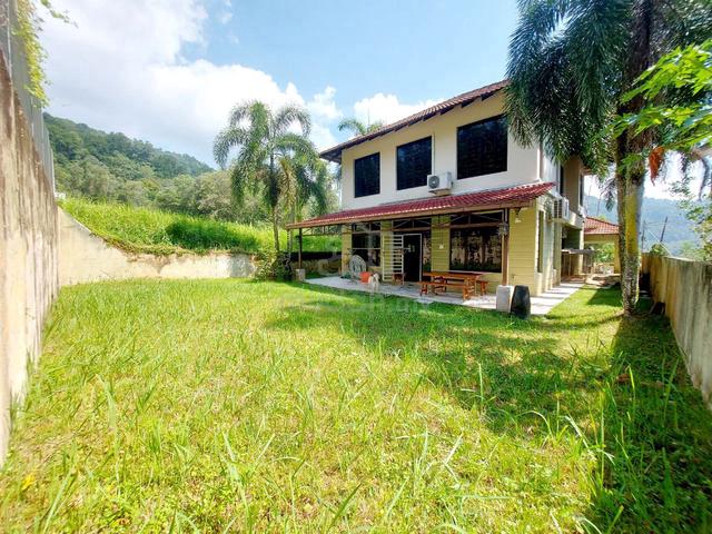Puncak Jelapang Maju, Ipoh Fully Furnished 6 Bedroom Bungalow 1