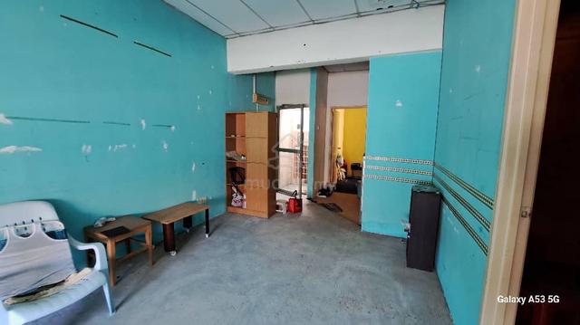 Below Value !!! Shop Office At Oakland Commercial Centre For Sale 2