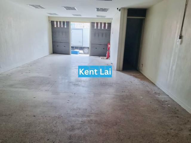 Weld Quay ground floor shop for RENT!Good location & near tourist area 1