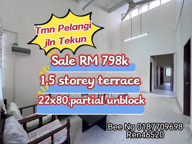 Taman Pelangi Jalan Tekun 1.5 Storey Terrace house near JB Town CIQ 1