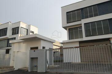 BATU ARANG❤️ IJOK 3sty Semi D factory Freehold 1