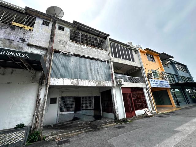 3 Storey Shoplot, BAN HOCK RD 1