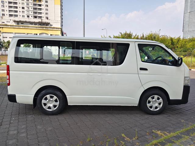2017 Toyota Hiace 2.5 (M) Window 14 Seat Low Roof - 4