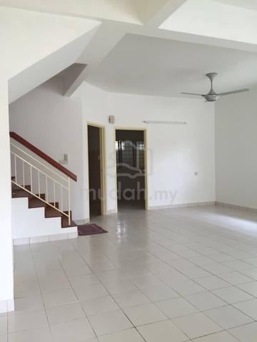 Sepah Puteri Double Storey Endlot Terrace House For Rent! 1