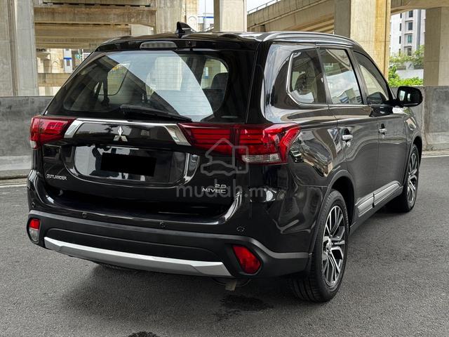 2018 Mitsubishi OUTLANDER 2.0 AWD 68K LOW MILEAGE - 2