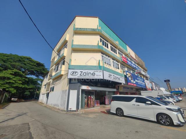 KB Town Center Shoplot 30'x75' w mezzanine floor 1