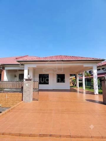 Spacious Single-Storey Semi-Detached House in Lutong Baru, Miri 1