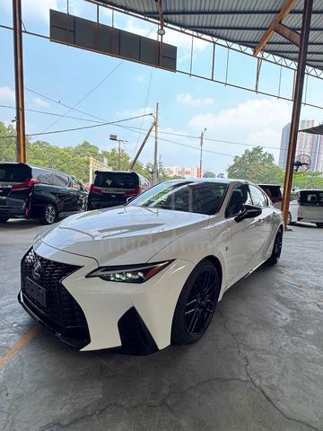2023 Lexus IS300 2.0 F-SPORT MODE BLACK - 2