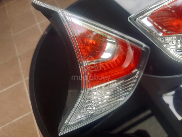 Nissan X-Trail T32 Inner Tail Lamp w/o Lamp Bulb - photo 3 of 6