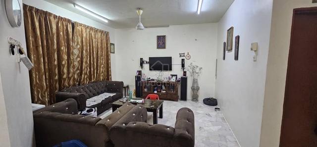 Skudai Hang Tuah double storey good condition 1