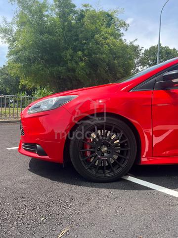 2013 Ford FOCUS 2.0 ST (M) - 5