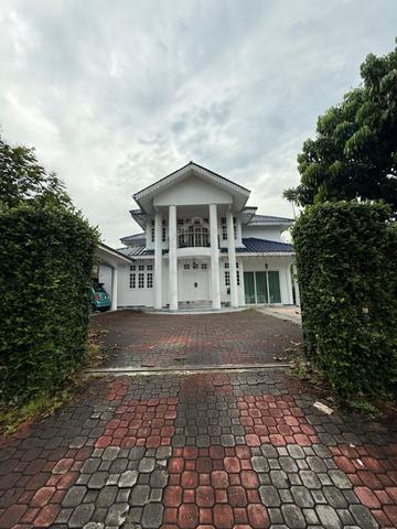 Bungalow Taman Nong Chik Nicely Renovated 7B 4BR Fuly Renovated 1