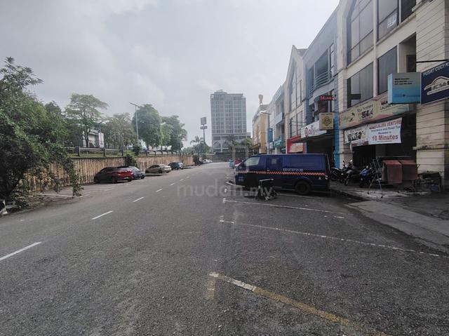 Seri Alam - 3 Storey Shop For Rent 1