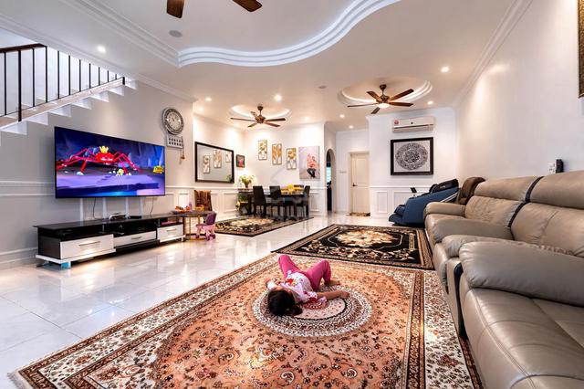 RENOVATED Double Storey Seksyen 23 1