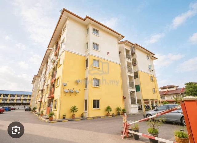 Apartment Taman Tropika (Blok A & B) 1