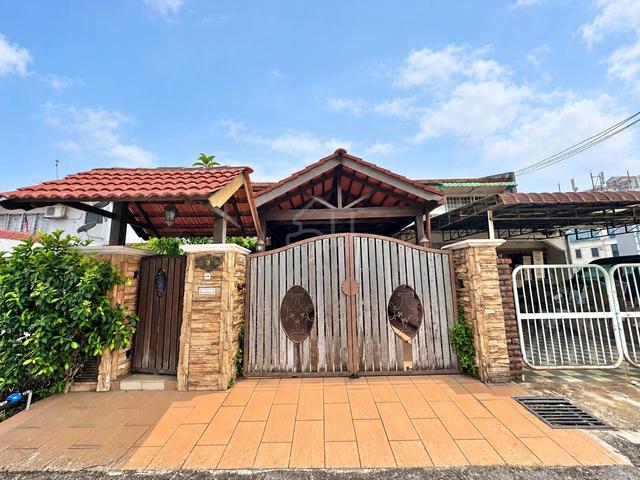 RENOVATED ‼️ Double Storey Terrace, Taman Serdang Raya, Seri Kembangan 1