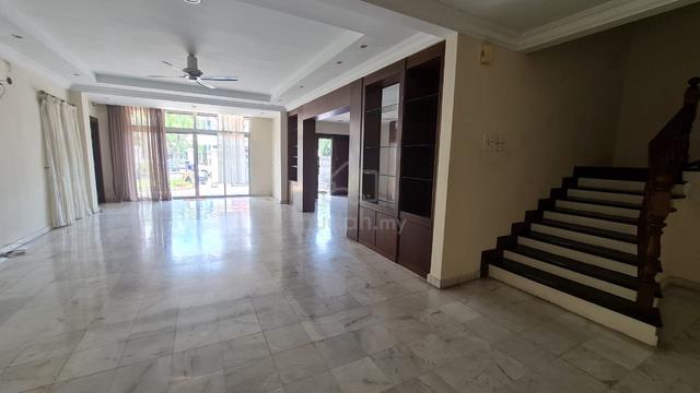Sri Petaling, KL, 3 Storey Semi-D, Tip top Condition, prime location 1