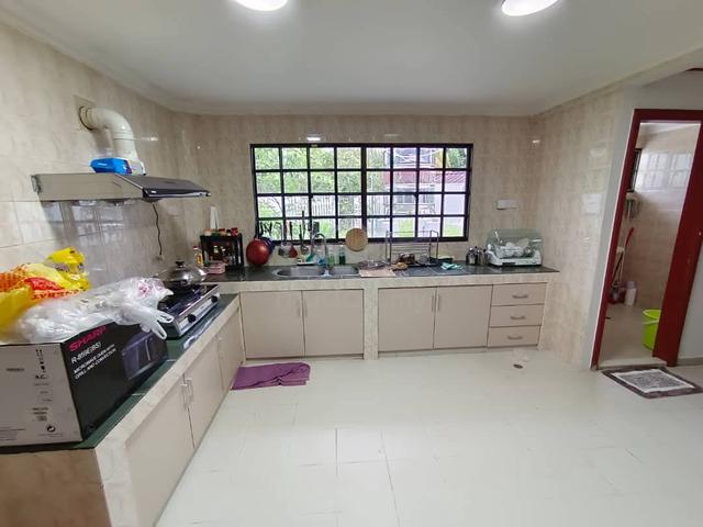 Bungalow house • kolombong • taman khidmat • furnished 5