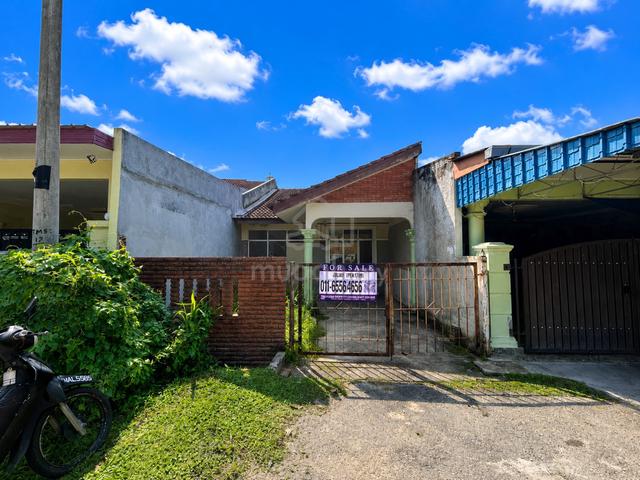 Rumah Teres Setingkat, Taman Mahsuri, Pulau Sebang, Alor Gajah, Melaka 1